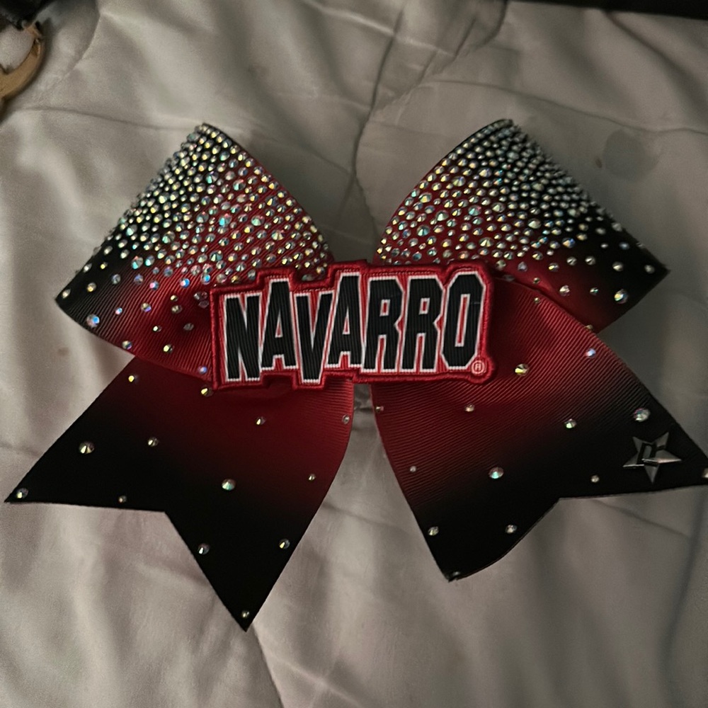 NAVARRO cheer bow